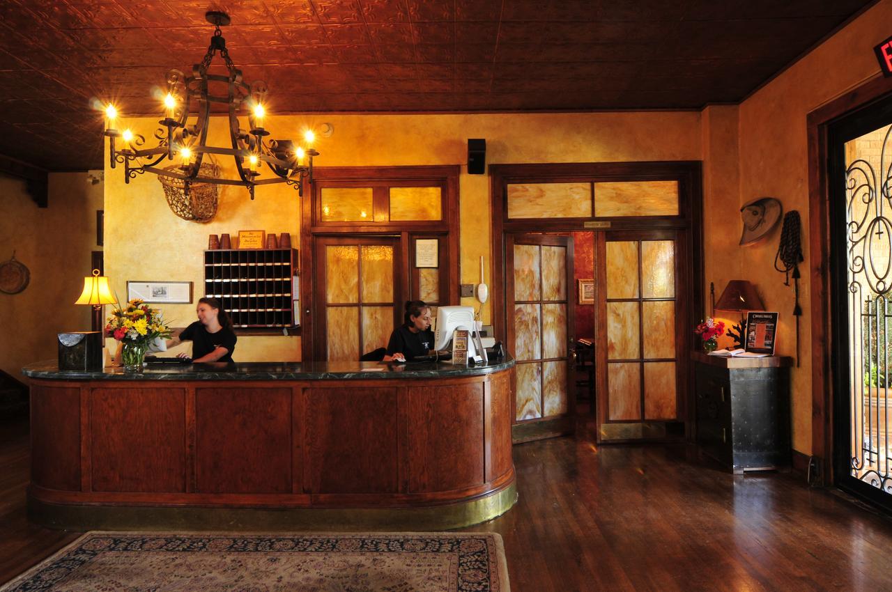 Gage Hotel 매러선 외부 사진