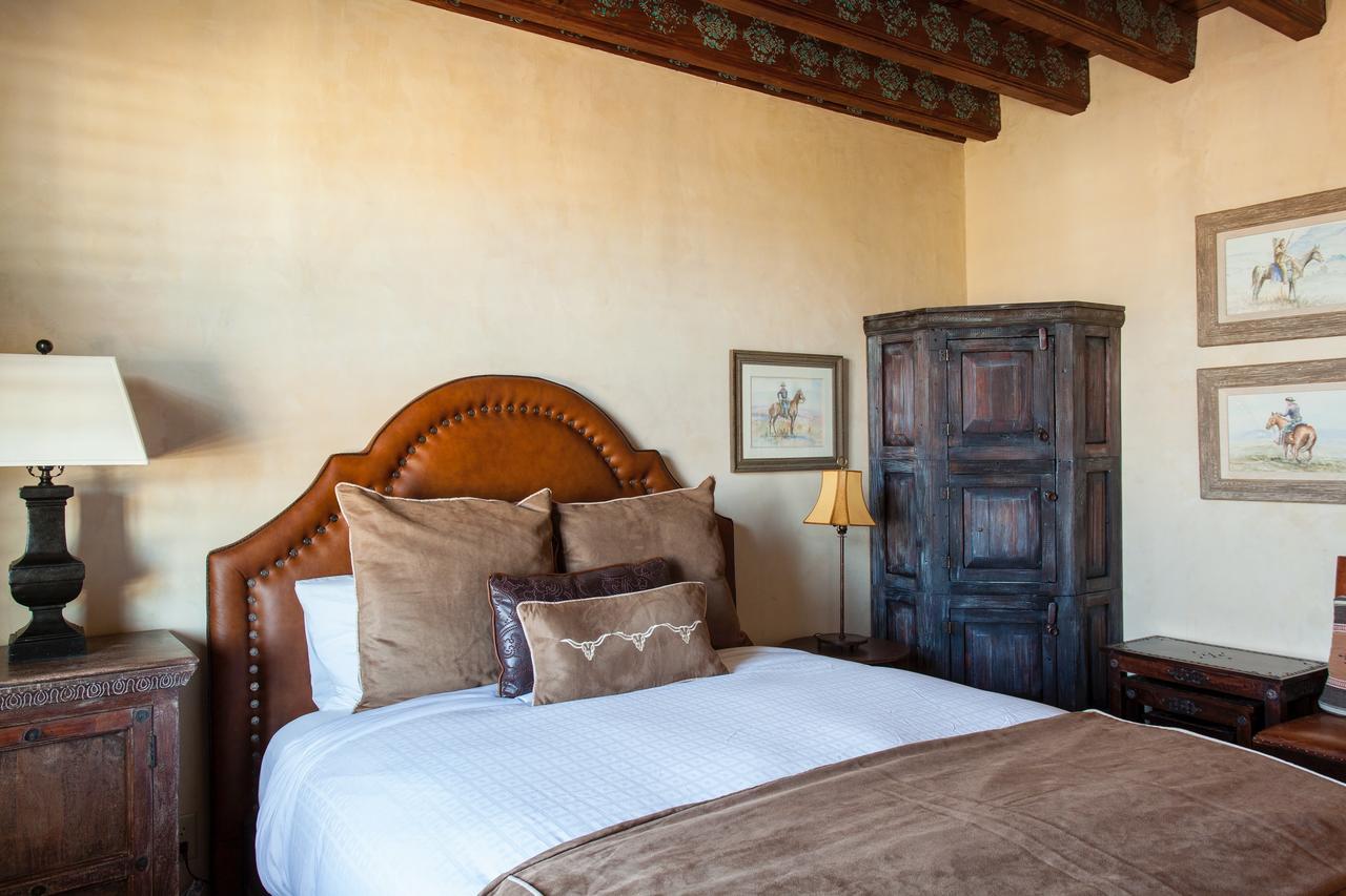 Gage Hotel 매러선 외부 사진
