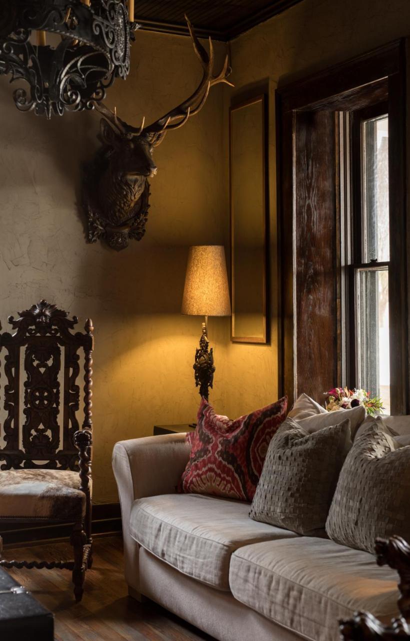 Gage Hotel 매러선 외부 사진